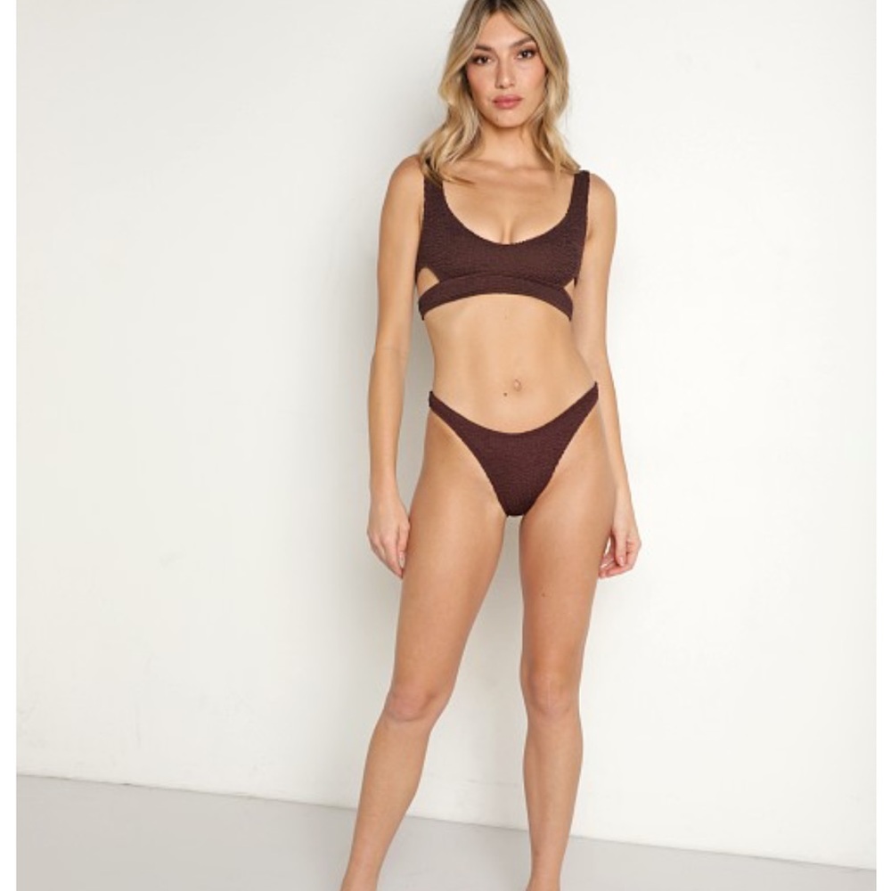 Bond-eye swimsuit